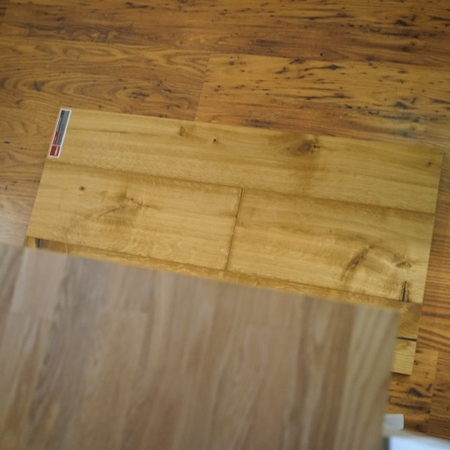 S hr ser det ut nr det ligger under bordsskivan S hr ser det ut nr det ligger under bordsskivan